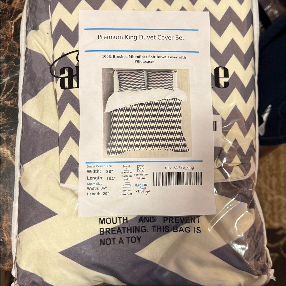 Premium Chevron Duvet Cover Set - King Size